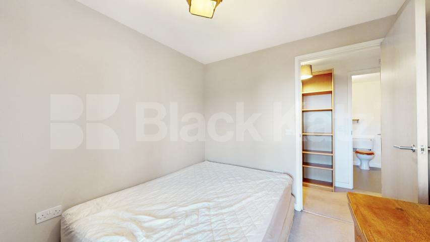 2 bedroom apartment seconds away from Caledonian road station inc all bills Cottage Road inc all bills, Caledonian Road